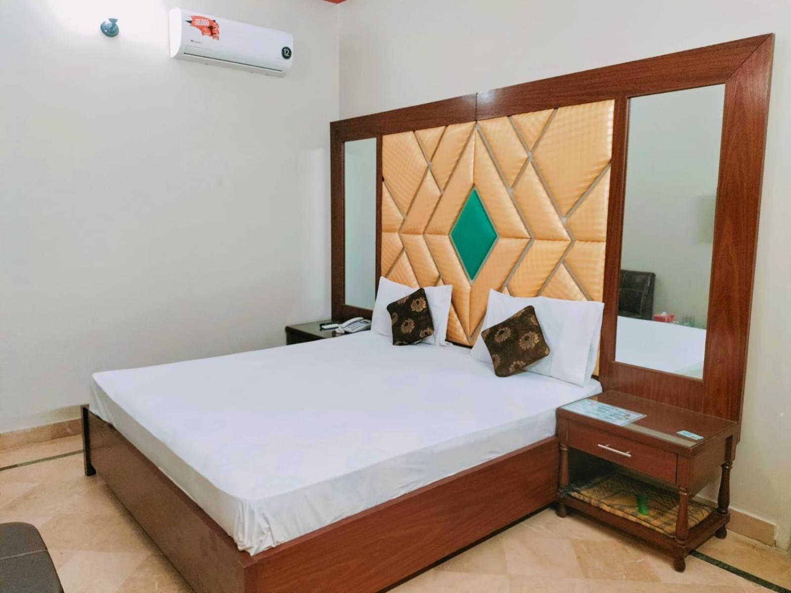 Subhan Palace Guest House Karachi Bagian luar foto